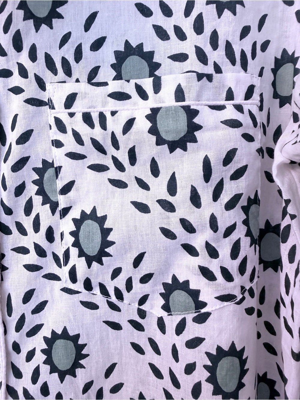 Julia Amory Husband Shirt 100% Cotton Sage White Block Print Coastal Chic NWT M - Picture 8 of 12